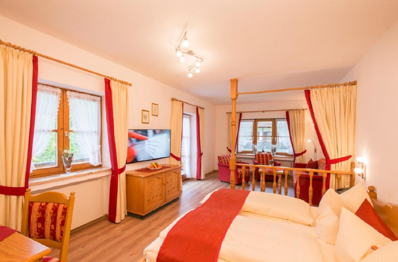 Hotel Alpspitz B&B グライナウ エクステリア 写真