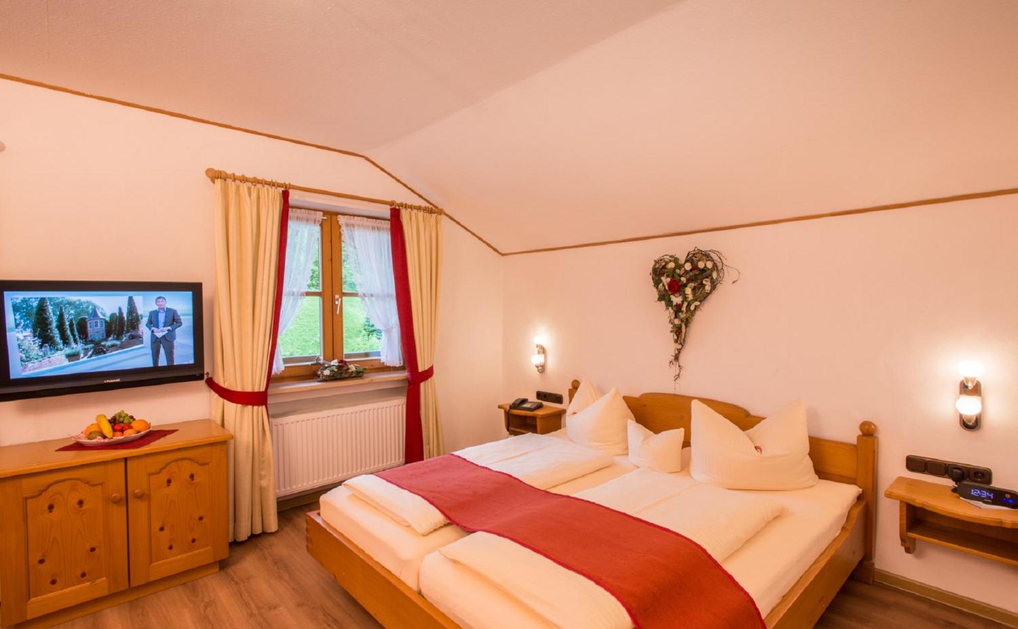 Hotel Alpspitz B&B グライナウ エクステリア 写真