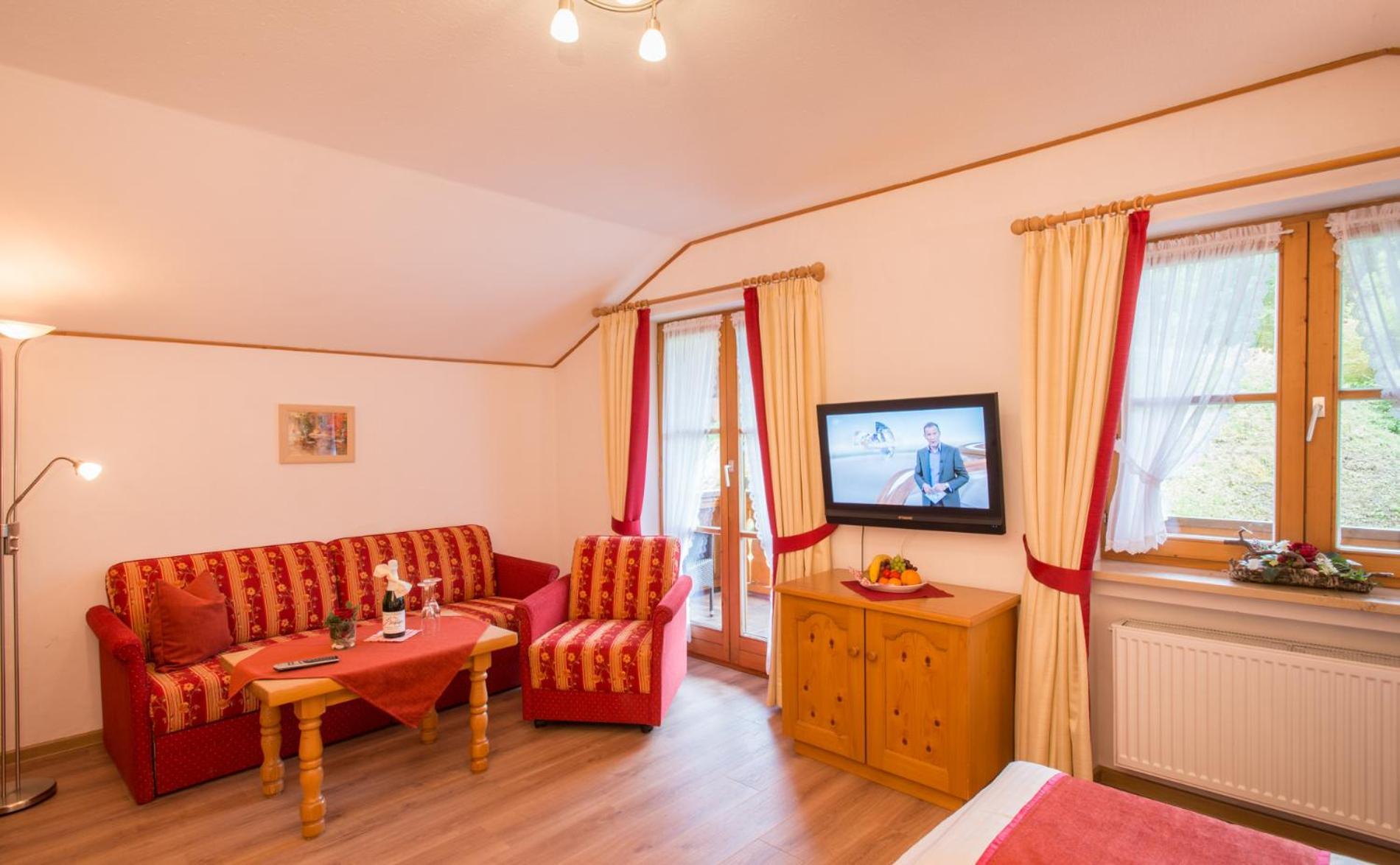 Hotel Alpspitz B&B グライナウ エクステリア 写真